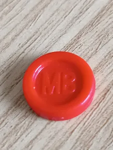 Article Rouge - ed voyage - diamètre 1,5 cm - PUISSANCE 4 - EDITION VOYAGE