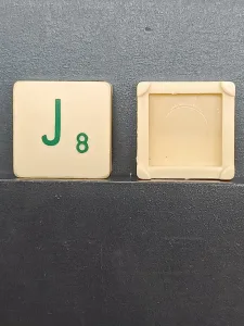 Article J - vert - version voyage - SCRABBLE DE VOYAGE