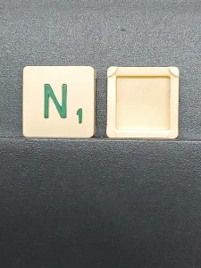 Article N - vert - version voyage - SCRABBLE DE VOYAGE