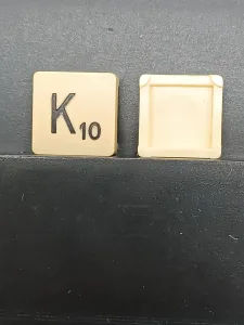 Article K - noir - version voyage - SCRABBLE DE VOYAGE