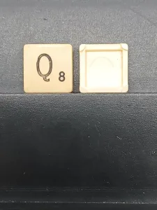 Article Q - noir - version voyage - SCRABBLE DE VOYAGE