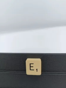 Article E - typo 1 - SCRABBLE
